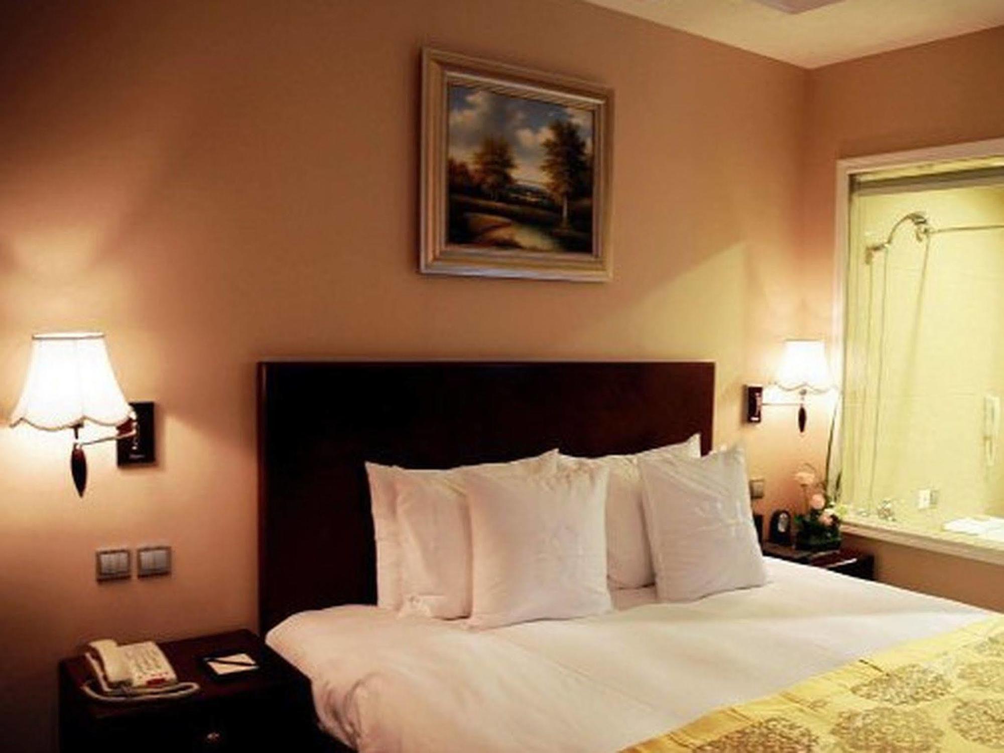 Hotel Schonbrunn 5*